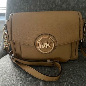 MK shoulders bag